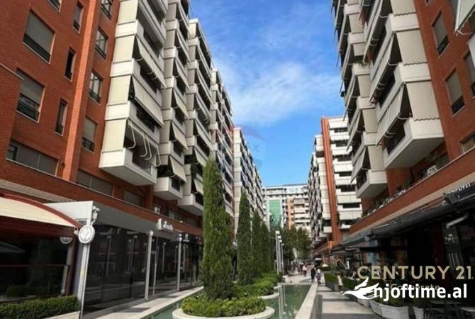 Ambiente Commerciale in Vendita 1+1 a Tirana - 1,500,000 Euro