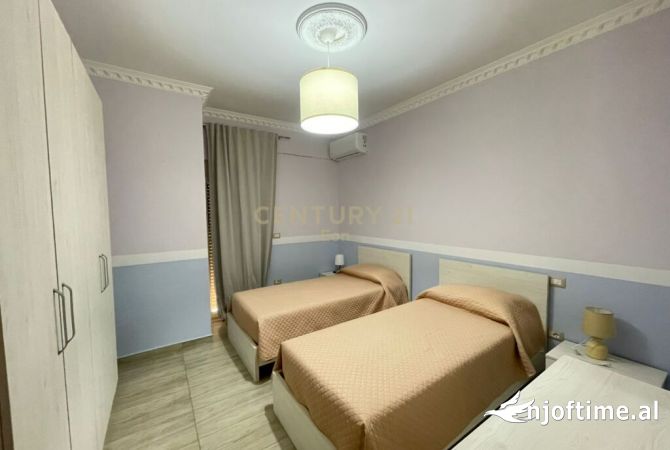 Shtepi ne shitje Apartament ne Durres, 2+1, Mobilimi E mobiluar, Pagesa 120,000  Euro.