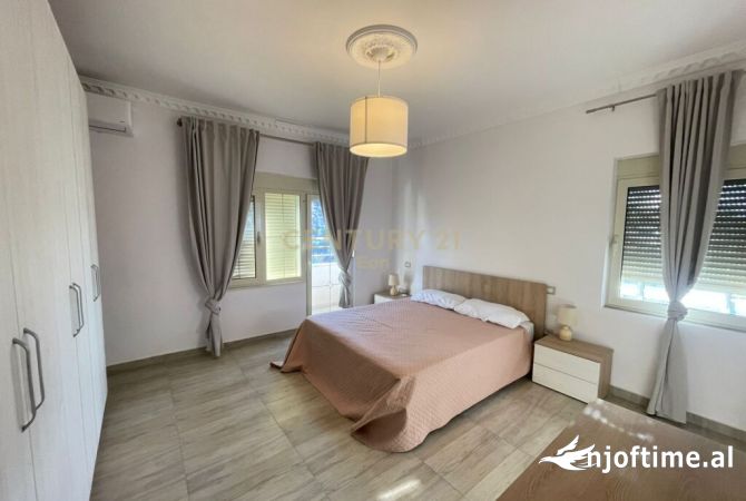 Shtepi ne shitje Apartament ne Durres, 2+1, Mobilimi E mobiluar, Pagesa 120,000  Euro.