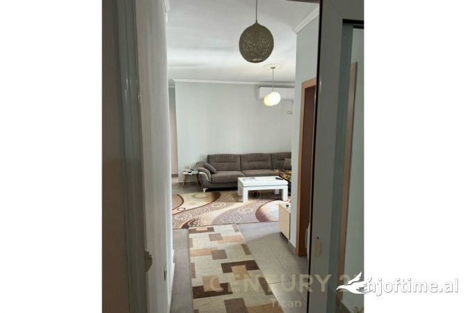 Shtepi ne shitje Apartament ne Tirane, 2+1, Mobilimi E mobiluar, Pagesa 127,000  Euro.