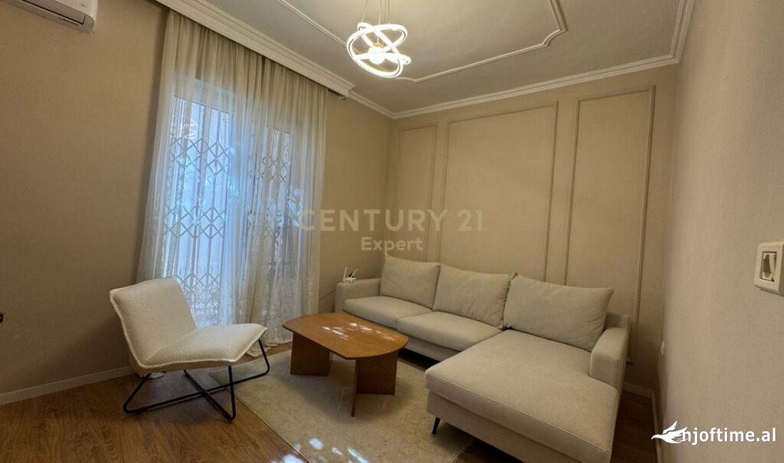 Shtepi me qera Apartament ne Tirane, 1+1, Mobilimi E mobiluar, Pagesa 550  Euro.