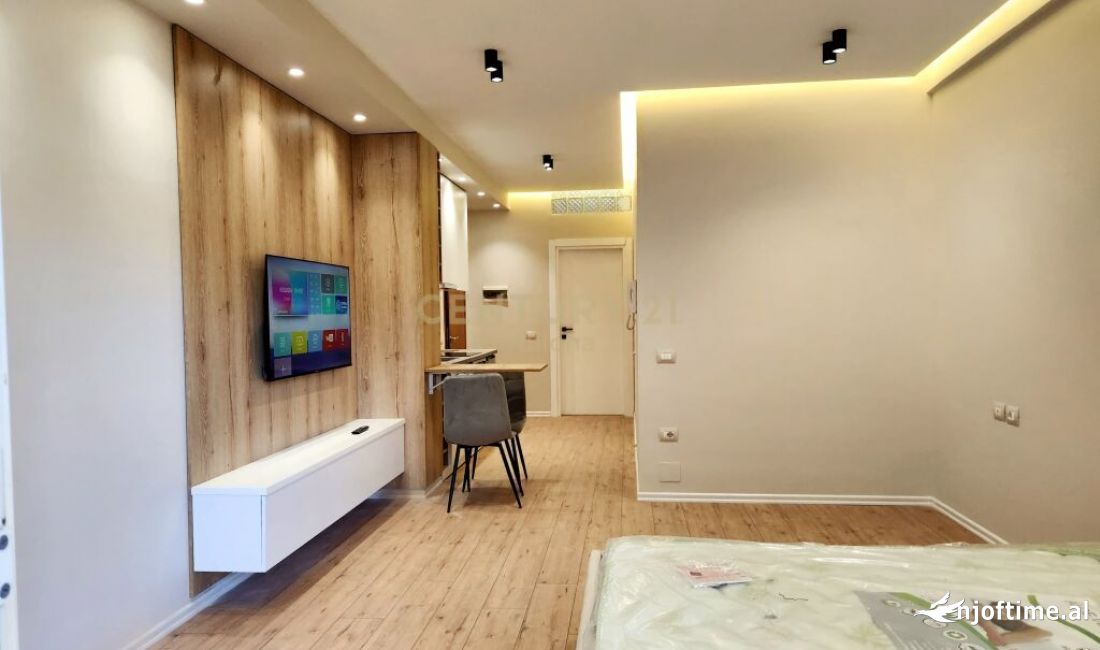 Appartamento in vendita a Valona Garsoniere, Arredato