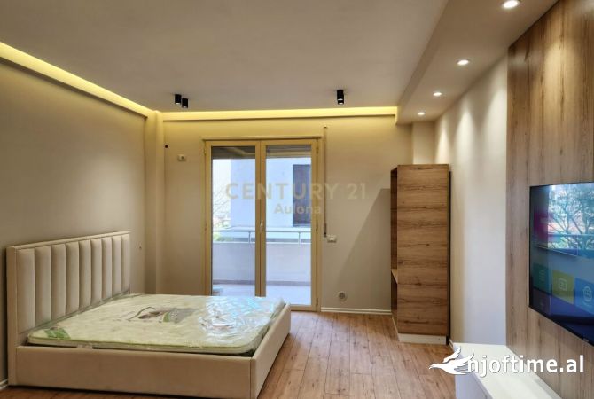 Appartamento in vendita a Valona Garsoniere, Arredato