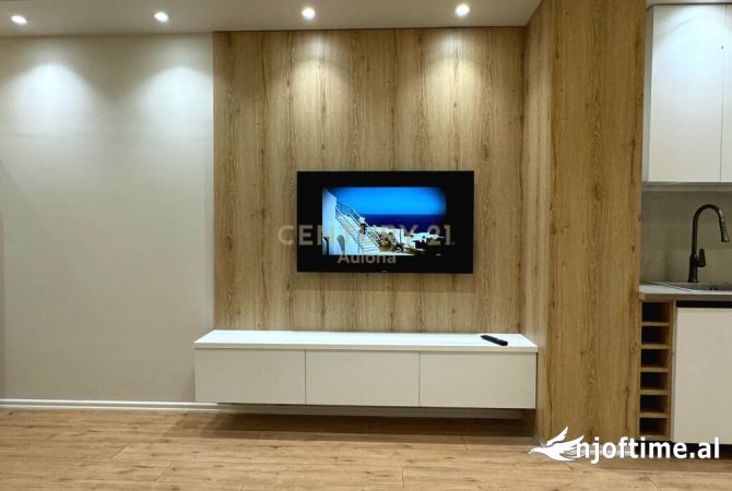 Appartamento in vendita a Valona Garsoniere, Arredato