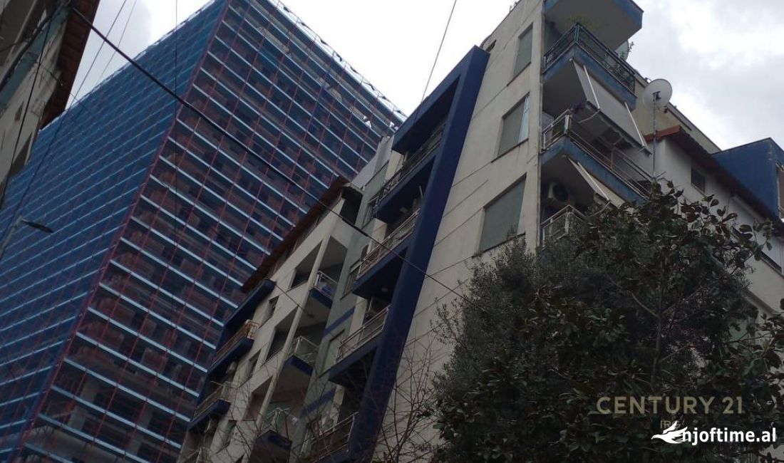 Shtepi ne shitje Apartament ne Tirane, 2+1, Mobilimi Pjeserisht e mobiluar, Pagesa 220,000  Euro.