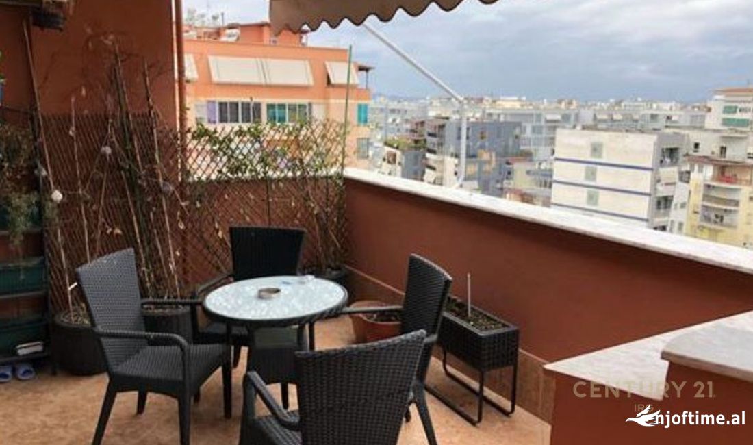 Shtepi ne shitje Apartament ne Tirane, 2+1, Mobilimi E mobiluar, Pagesa 260,000  Euro.