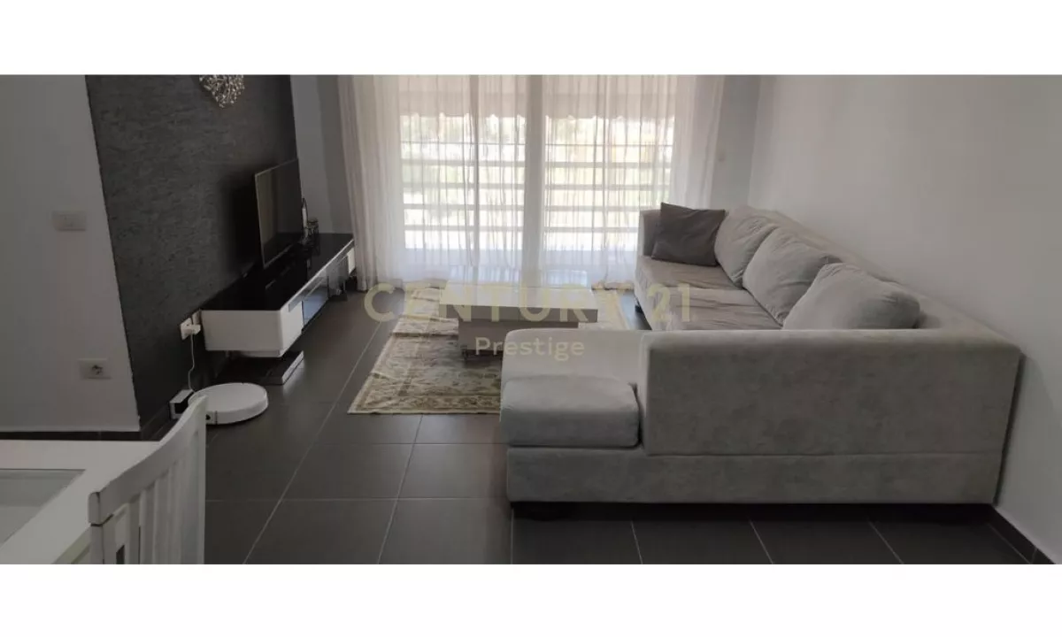 Shtepi me qera Apartament ne Tirane, 2+1, Mobilimi E mobiluar, Pagesa 650  Euro.