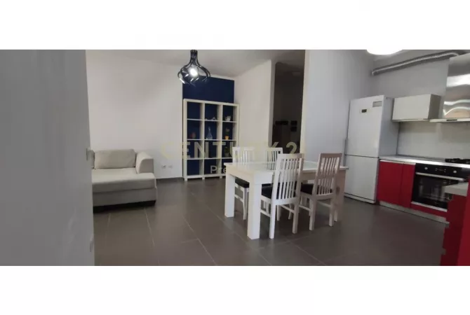 Shtepi me qera Apartament ne Tirane, 2+1, Mobilimi E mobiluar, Pagesa 650  Euro.