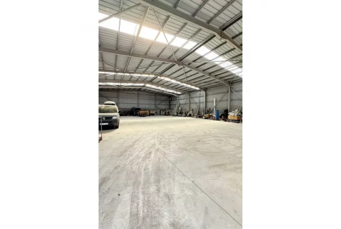 Business Property for Rent 4+1 in Durres - 1,500 Euro