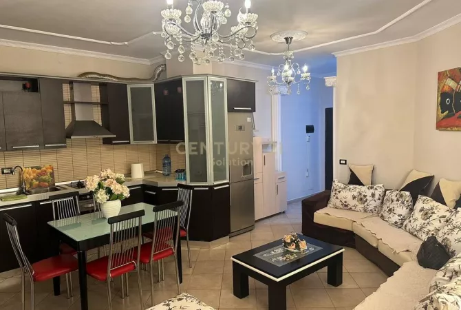 Shtepi me qera Apartament ne Tirane, 3+1, Mobilimi E mobiluar, Pagesa 450  Euro.