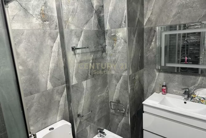 Shtepi me qera Apartament ne Tirane, 3+1, Mobilimi E mobiluar, Pagesa 450  Euro.