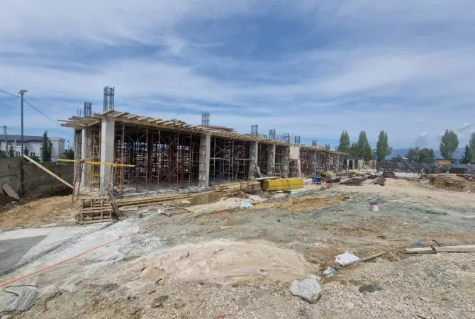 Shtepi ne shitje Apartament ne Tirane, 1+1, Mobilimi Bosh, pa mobiluar, Pagesa 55,300  Euro.