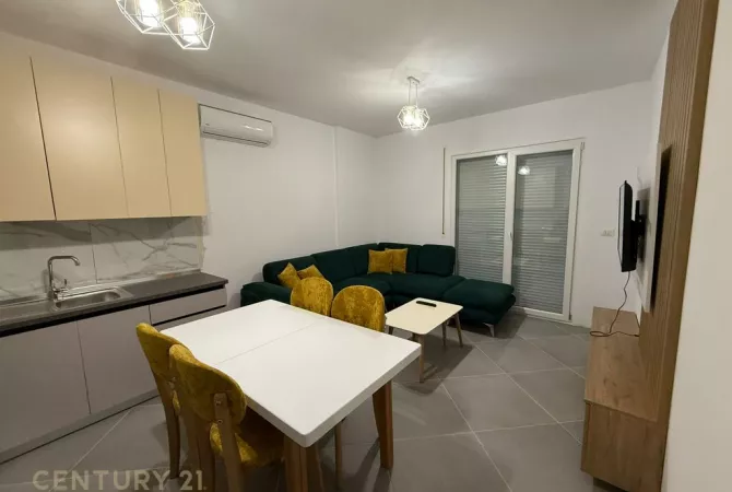 Shtepi me qera Apartament ne Tirane, 2+1, Mobilimi E mobiluar, Pagesa 580  Euro.