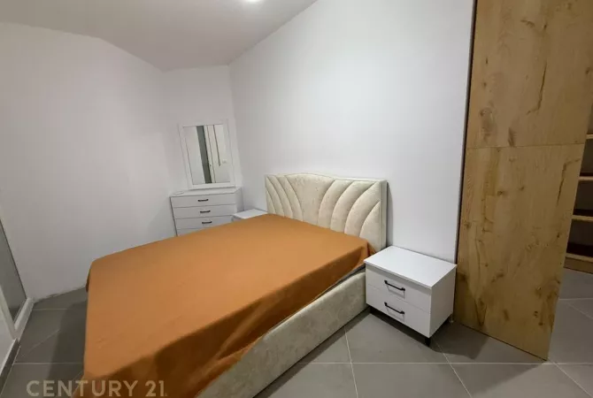 Shtepi me qera Apartament ne Tirane, 2+1, Mobilimi E mobiluar, Pagesa 580  Euro.