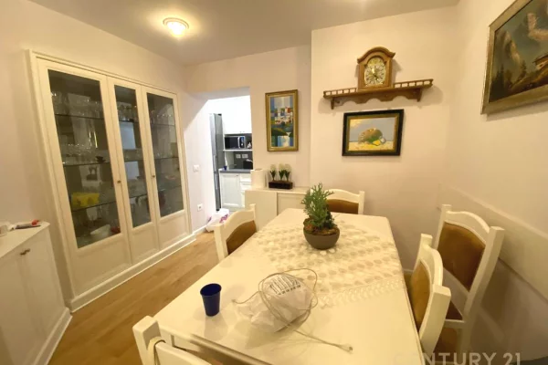 Shtepi ne shitje Apartament ne Tirane, 2+1, Mobilimi E mobiluar, Pagesa 210,000  Euro.