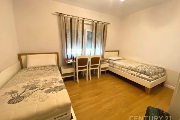Shtepi ne shitje Apartament ne Tirane, 2+1, Mobilimi E mobiluar, Pagesa 210,000  Euro.