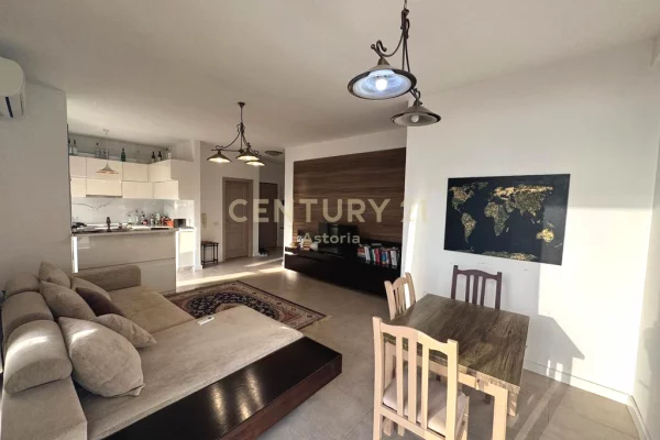 Shtepi ne shitje Apartament ne Tirane, 2+1, Mobilimi E mobiluar, Pagesa 149,000  Euro.