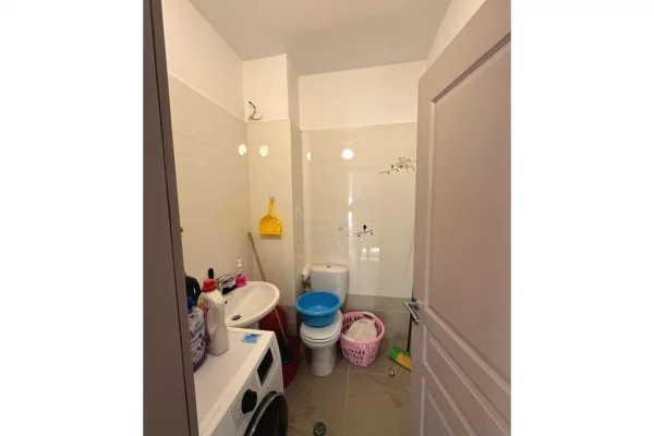 Shtepi ne shitje Apartament ne Tirane, 2+1, Mobilimi E mobiluar, Pagesa 149,000  Euro.