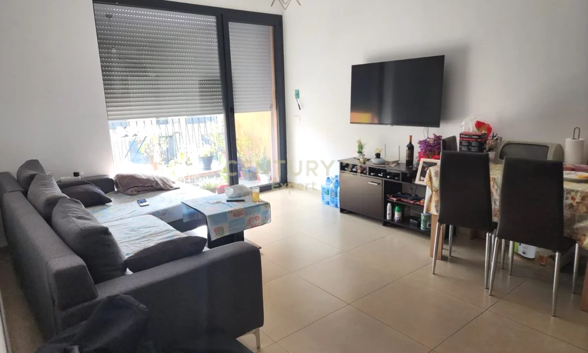 Shtepi ne shitje Apartament ne Tirane, 2+1, Mobilimi E mobiluar, Pagesa 225,000  Euro.
