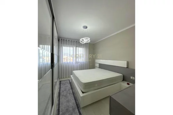 Shtepi ne shitje Apartament ne Tirane, 2+1, Mobilimi E mobiluar, Pagesa 155,000  Euro.