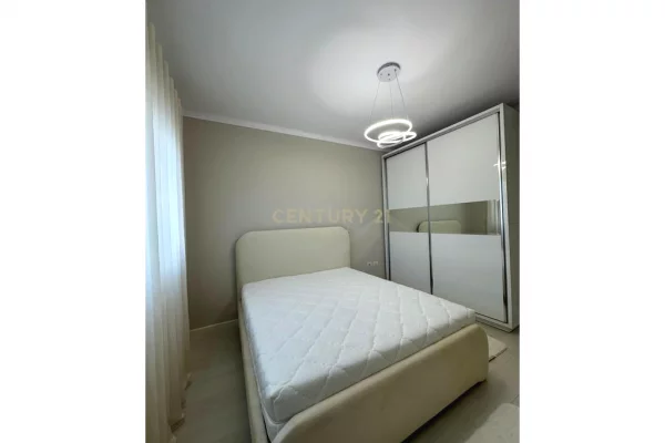 Shtepi ne shitje Apartament ne Tirane, 2+1, Mobilimi E mobiluar, Pagesa 155,000  Euro.