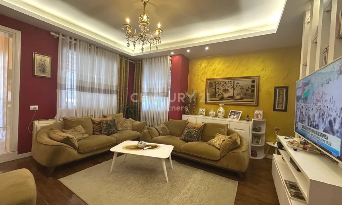 Shtepi ne shitje Apartament ne Tirane, 1+1, Mobilimi E mobiluar, Pagesa 168,000  Euro.