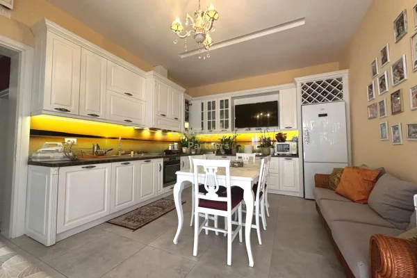 Shtepi ne shitje Apartament ne Tirane, 1+1, Mobilimi E mobiluar, Pagesa 168,000  Euro.