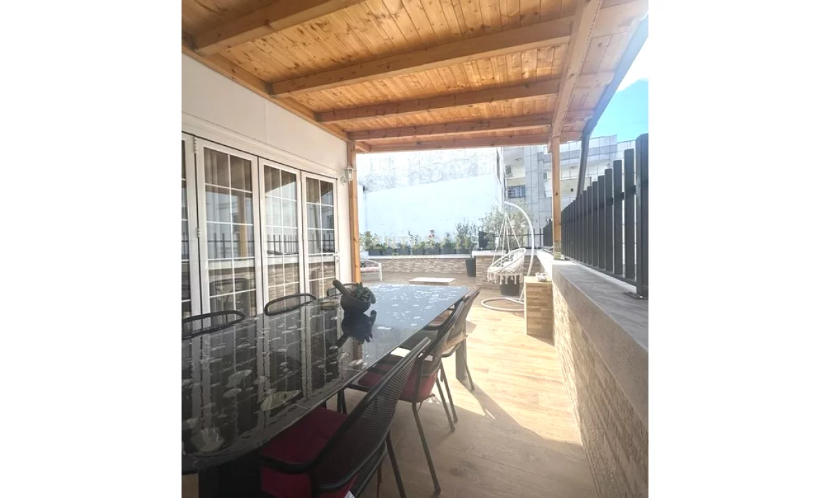 Shtepi ne shitje Apartament ne Tirane, 1+1, Mobilimi E mobiluar, Pagesa 135,000  Euro.