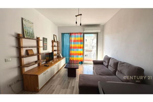 Shtepi ne shitje Apartament ne Tirane, 1+1, Mobilimi E mobiluar, Pagesa 135,000  Euro.