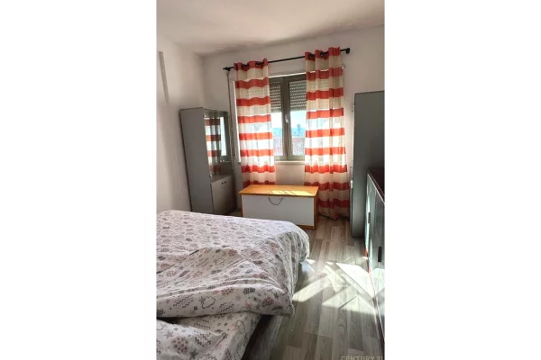 Shtepi ne shitje Apartament ne Tirane, 1+1, Mobilimi E mobiluar, Pagesa 135,000  Euro.