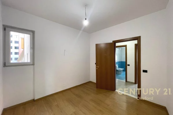 Shtepi ne shitje Apartament ne Tirane, 2+1, Mobilimi Bosh, pa mobiluar, Pagesa 140,000  Euro.