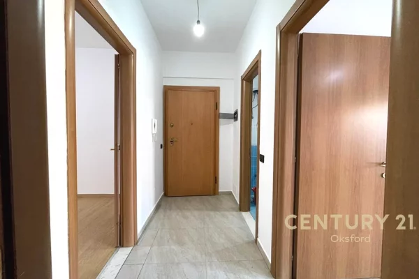 Shtepi ne shitje Apartament ne Tirane, 2+1, Mobilimi Bosh, pa mobiluar, Pagesa 140,000  Euro.