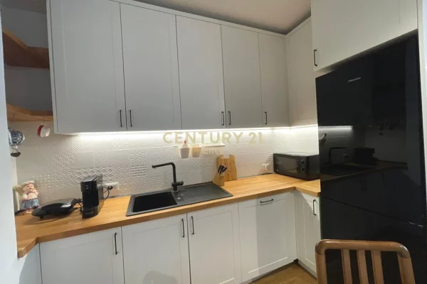 Shtepi me qera Apartament ne Tirane, 2+1, Mobilimi E mobiluar, Pagesa 750  Euro.