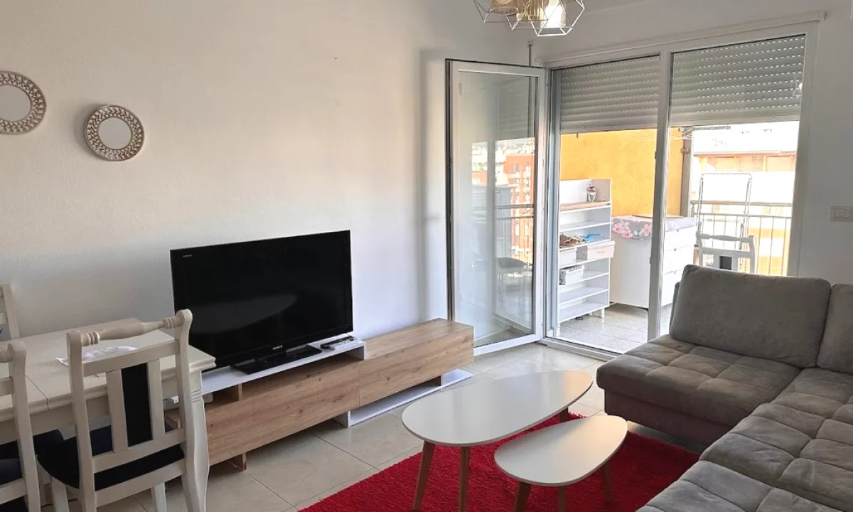Shtepi me qera Apartament ne Tirane, 1+1, Mobilimi E mobiluar, Pagesa 550  Euro.