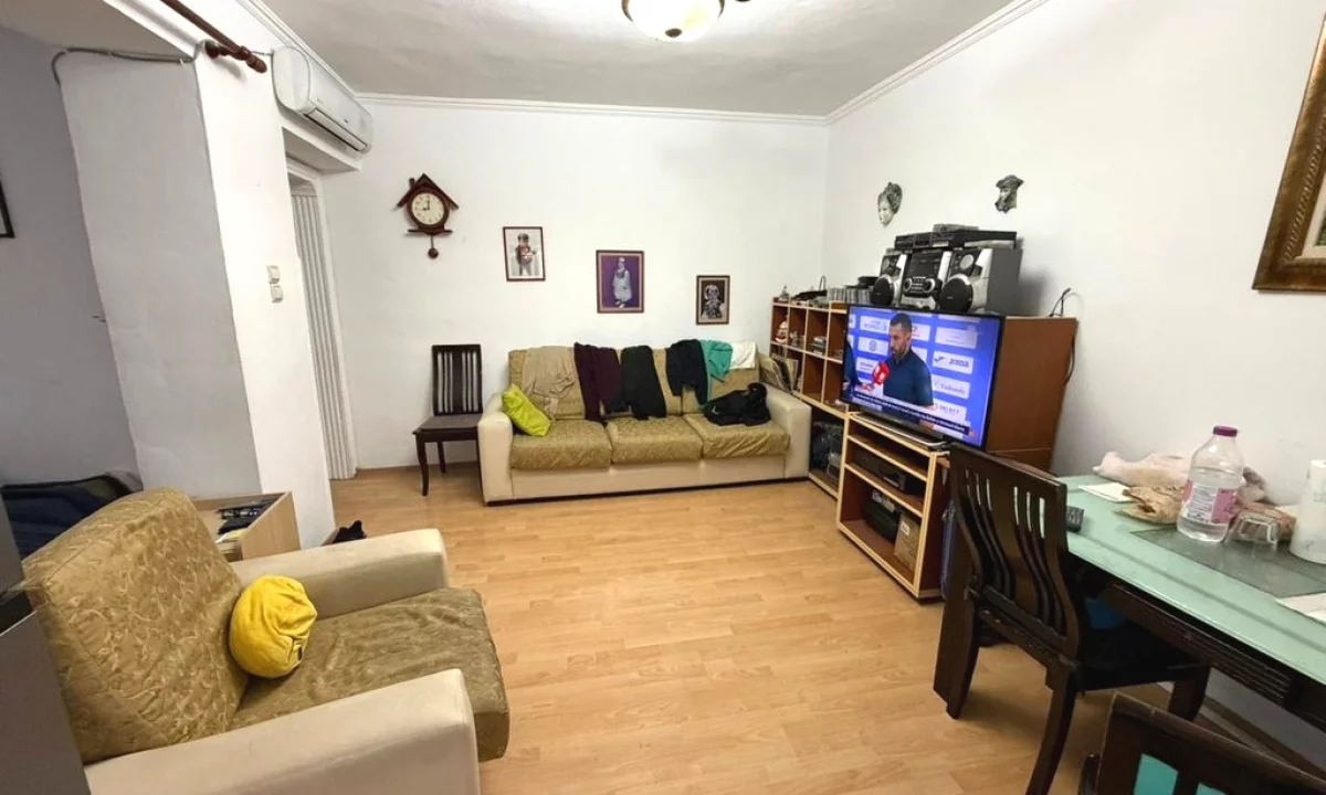 Shtepi ne shitje Apartament ne Tirane, 1+1, Mobilimi E mobiluar, Pagesa 115,000  Euro.
