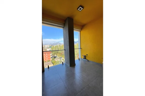 Shtepi ne shitje Apartament ne Tirane, 2+1, Mobilimi E mobiluar, Pagesa 185,000  Euro.