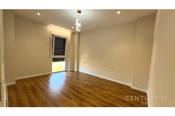 Shtepi ne shitje Apartament ne Tirane, 2+1, Mobilimi E mobiluar, Pagesa 185,000  Euro.