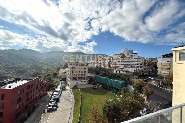 Shtepi ne shitje Apartament ne Tirane, 2+1, Mobilimi E mobiluar, Pagesa 260,000  Euro.