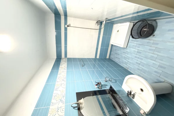 Shtepi me qera Apartament ne Tirane, 2+1, Mobilimi E mobiluar, Pagesa 550  Euro.