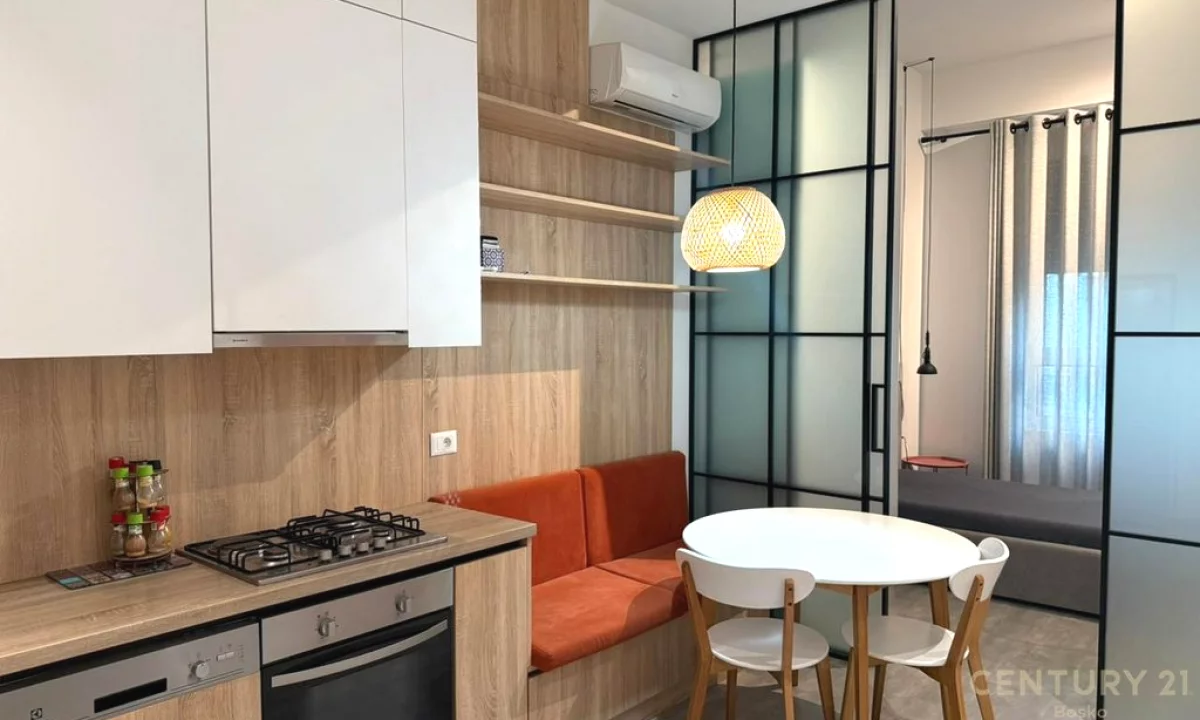 Shtepi ne shitje Apartament ne Tirane, 1+1, Mobilimi E mobiluar, Pagesa 165,000  Euro.