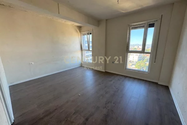 Shtepi ne shitje Apartament ne Tirane, 2+1, Mobilimi E mobiluar, Pagesa 197,000  Euro.