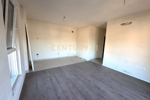 Shtepi ne shitje Apartament ne Tirane, 2+1, Mobilimi E mobiluar, Pagesa 197,000  Euro.