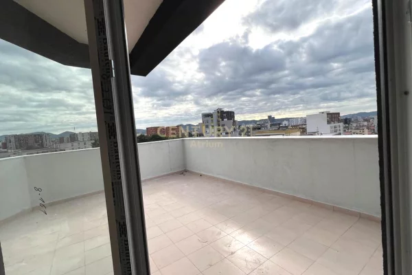 Shtepi ne shitje Apartament ne Tirane, 2+1, Mobilimi E mobiluar, Pagesa 150,000  Euro.