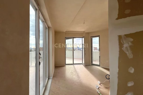 Shtepi ne shitje Apartament ne Tirane, 2+1, Mobilimi E mobiluar, Pagesa 150,000  Euro.