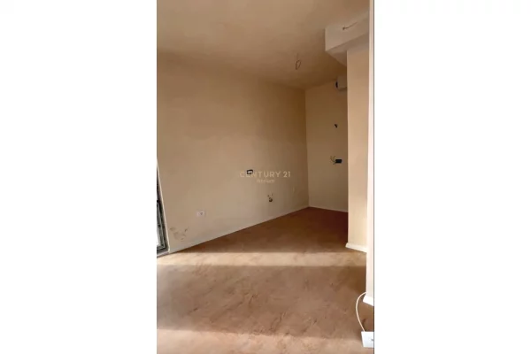 Shtepi ne shitje Apartament ne Tirane, 2+1, Mobilimi E mobiluar, Pagesa 150,000  Euro.