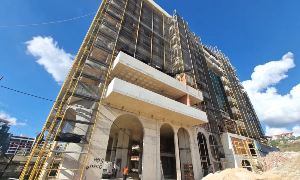 Shtepi ne shitje Apartament ne Tirane, 1+1, Mobilimi E mobiluar, Pagesa 79,500  Euro.