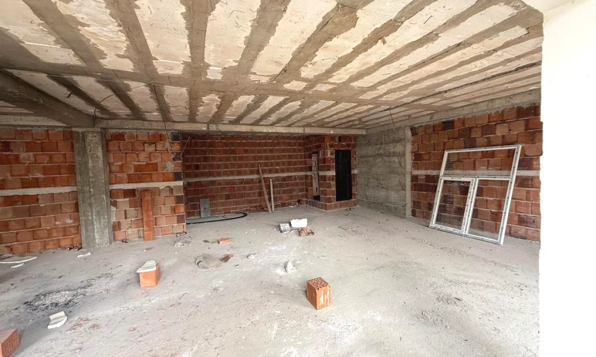 Shtepi ne shitje Apartament ne Tirane, 2+1, Mobilimi E mobiluar, Pagesa 149,000  Euro.