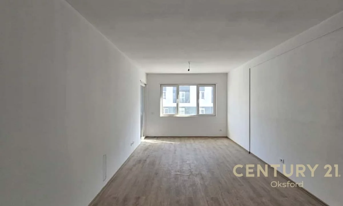 Shtepi ne shitje Apartament ne Tirane, 2+1, Mobilimi Bosh, pa mobiluar, Pagesa 104,000  Euro.