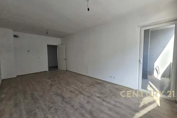 Shtepi ne shitje Apartament ne Tirane, 2+1, Mobilimi Bosh, pa mobiluar, Pagesa 104,000  Euro.