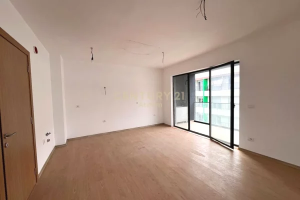 Shtepi ne shitje Apartament ne Tirane, 2+1, Mobilimi E mobiluar, Pagesa 135,000  Euro.